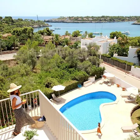 Niu D'aus Hotel apartamentowy 3*