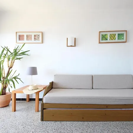 Niu D'aus Hotel apartamentowy 3*