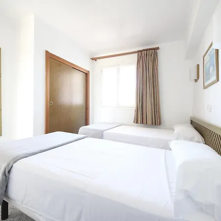 Niu D'aus Hotel apartamentowy Portopetro