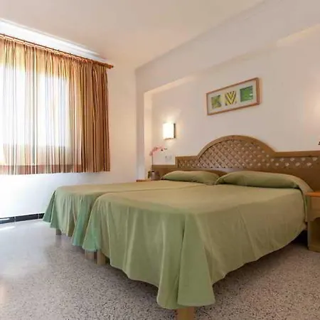 Niu D'aus Hotel apartamentowy 3*