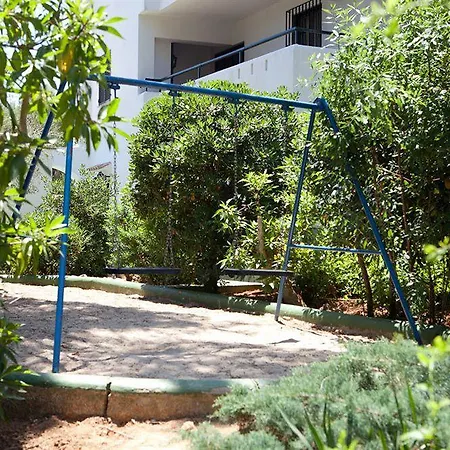 Niu D'aus מלון דירות
