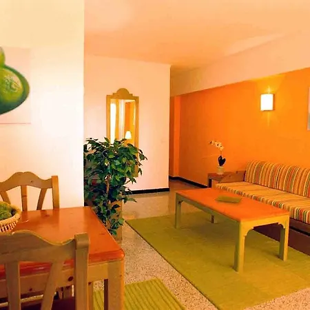 Niu D'aus Hotel apartamentowy Portopetro